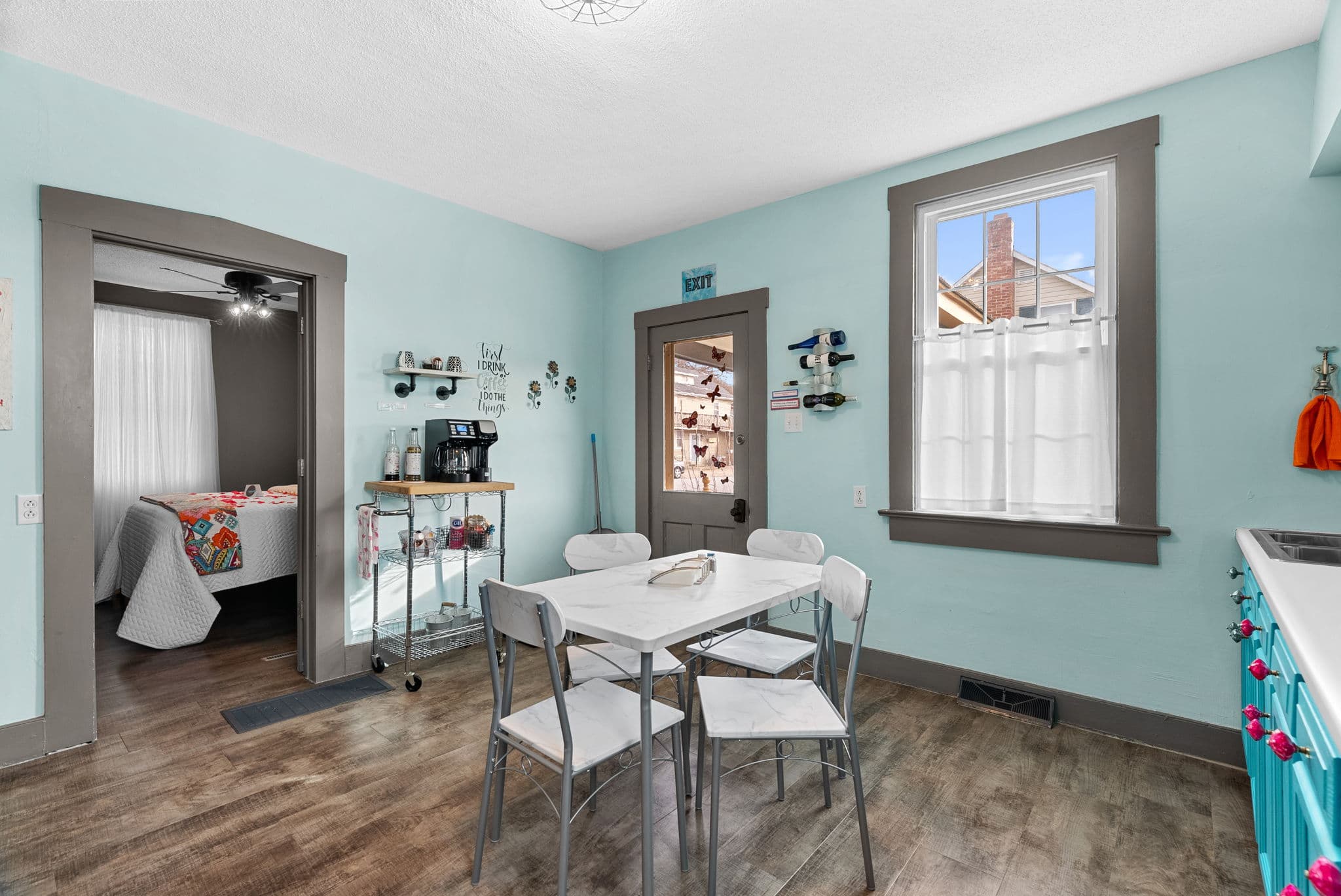 Large Eat in Kitchen w all the amenities!