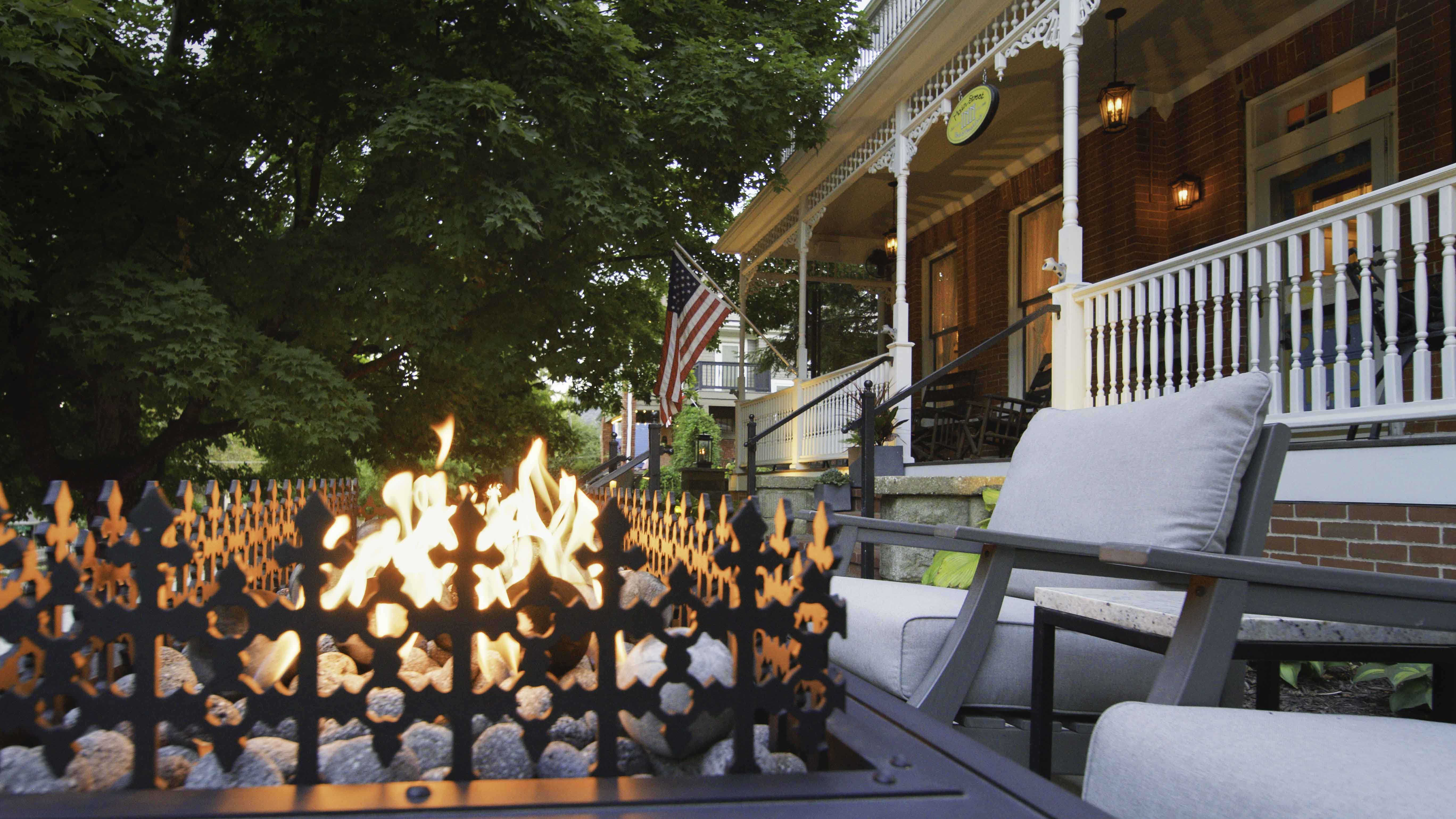 Main Street Inn - Fire Tables