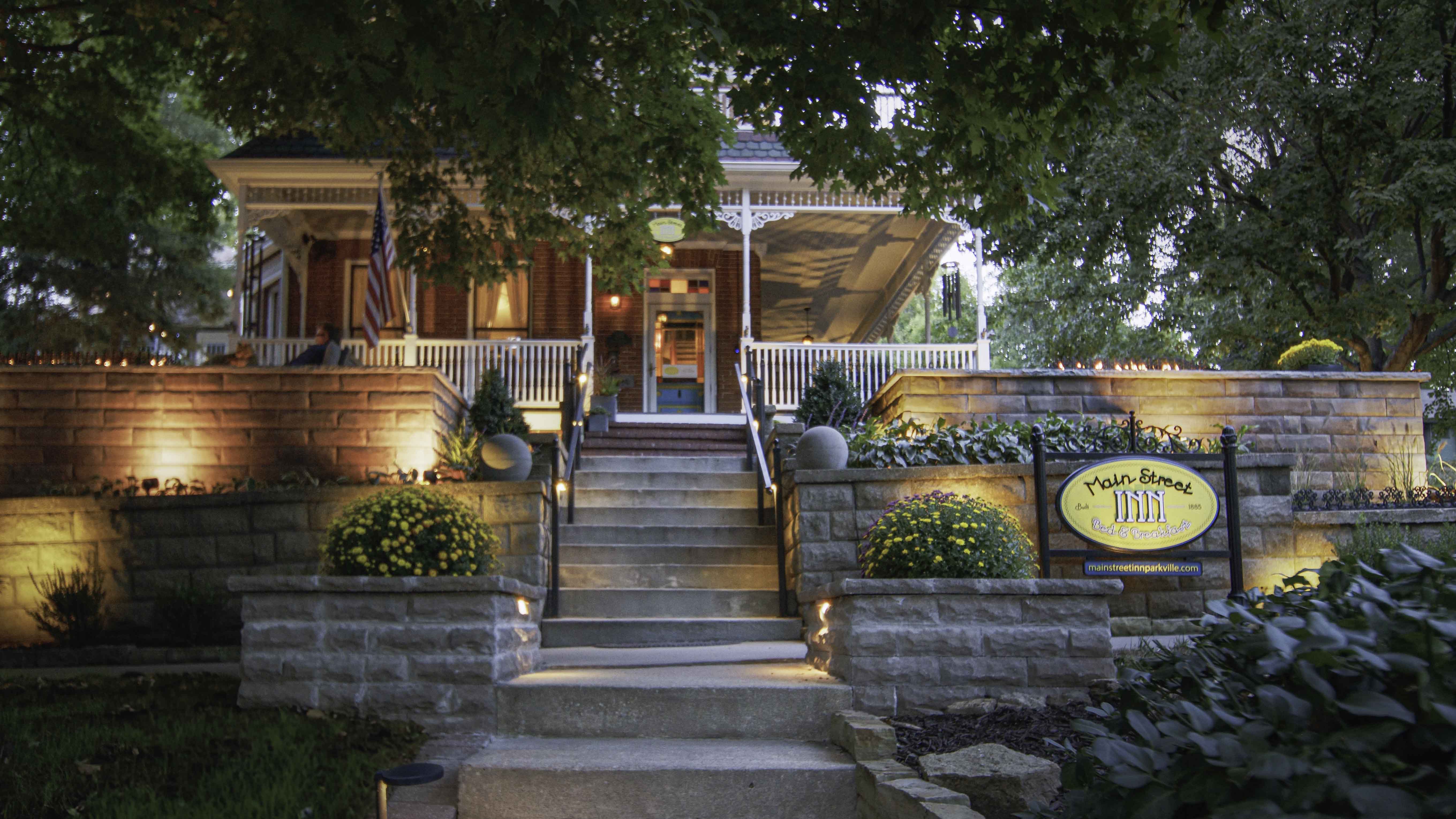 Main Street Inn - Street Shot