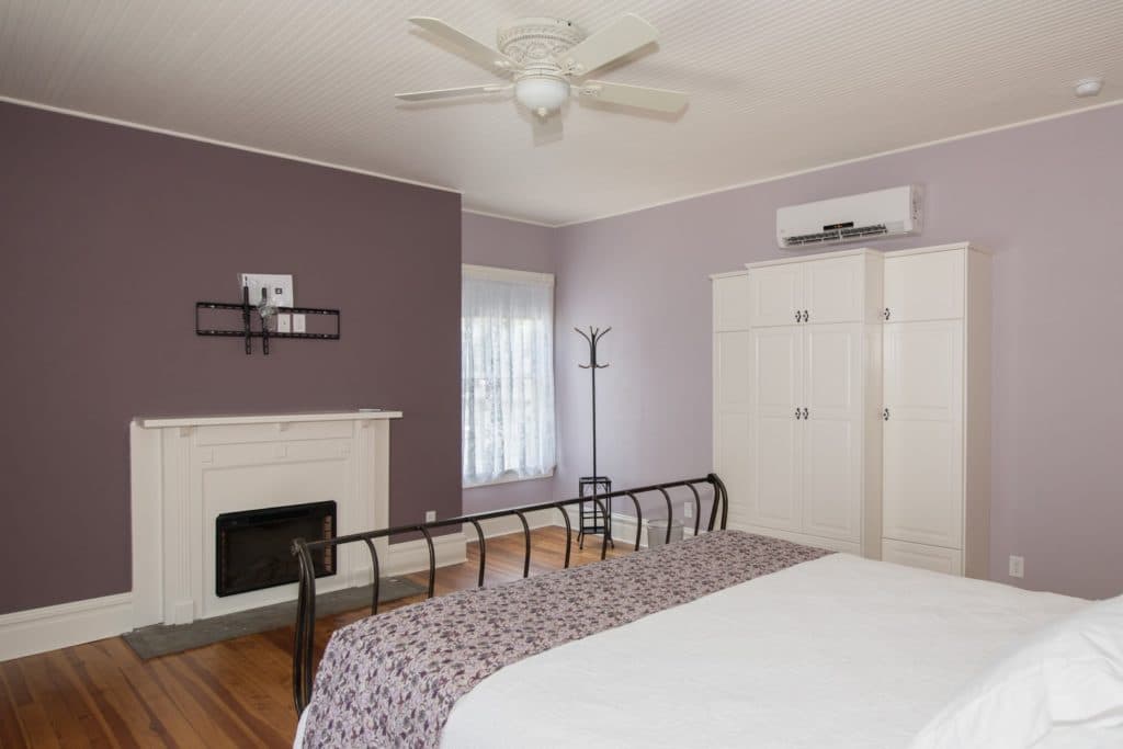 Tuxedo Park - Lilac Room