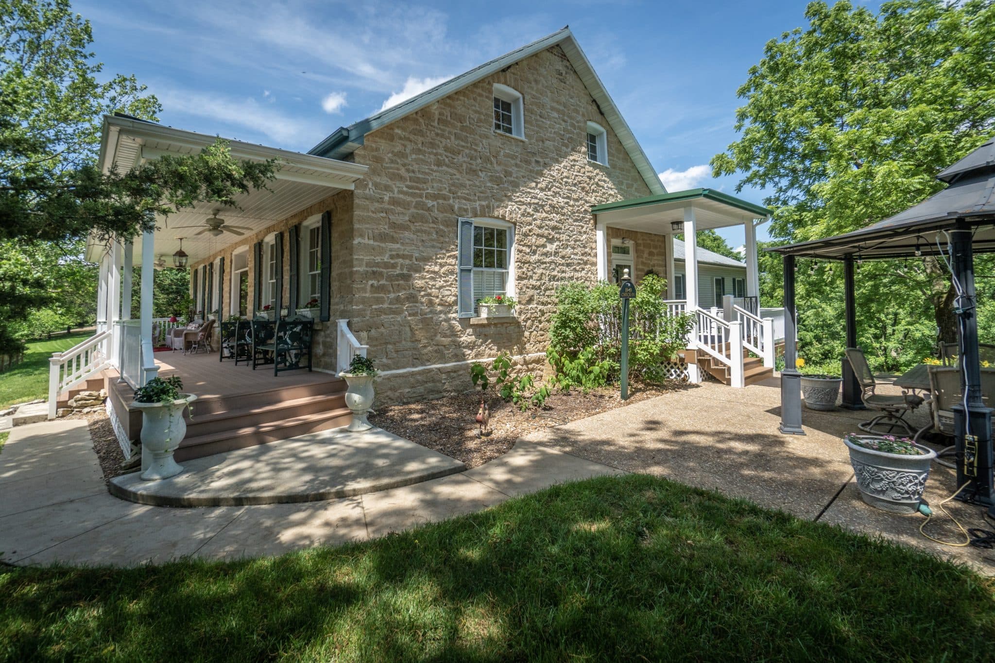 Stone Haus - Front