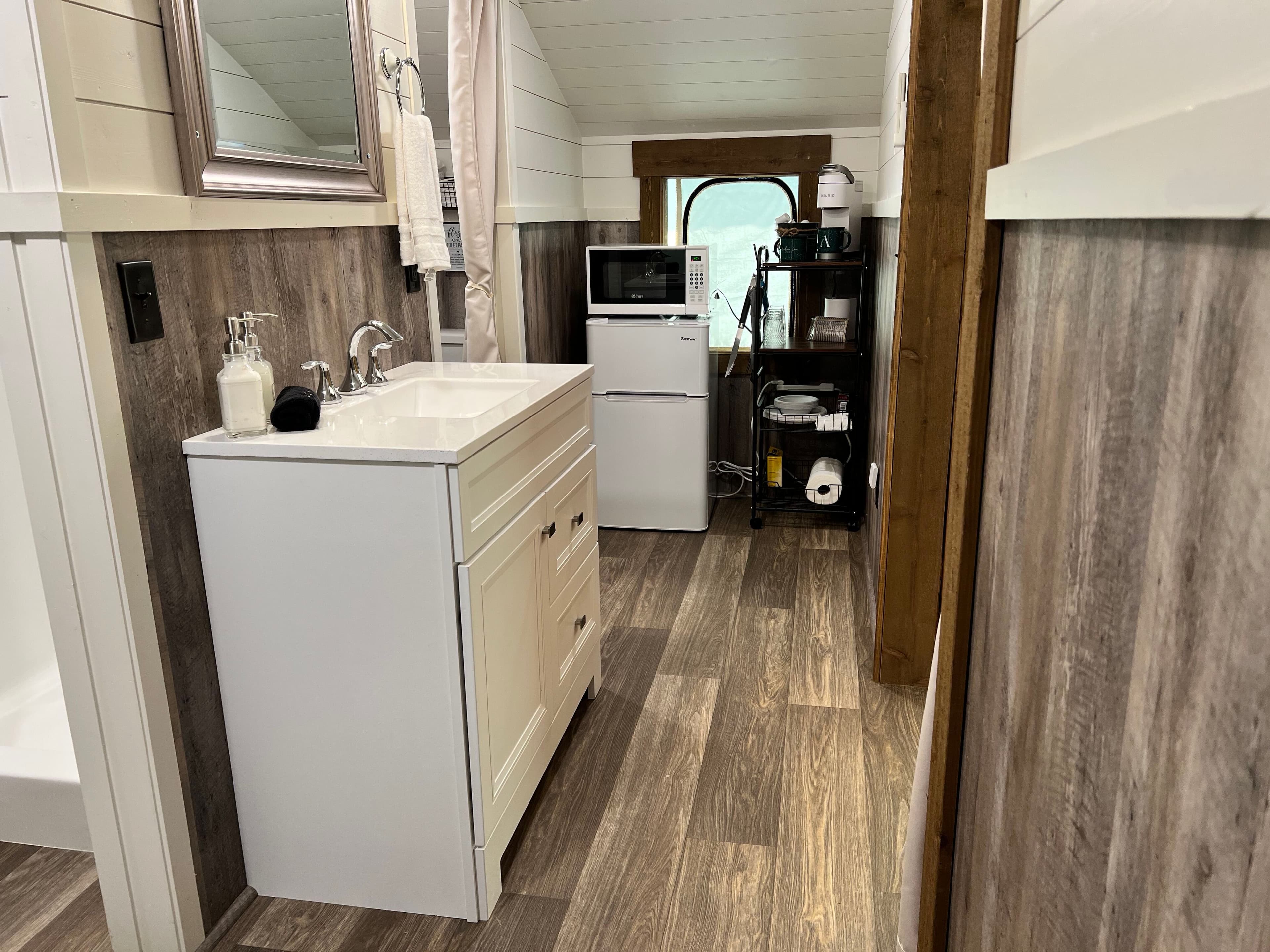 Amber Lea Acres - Bathroom