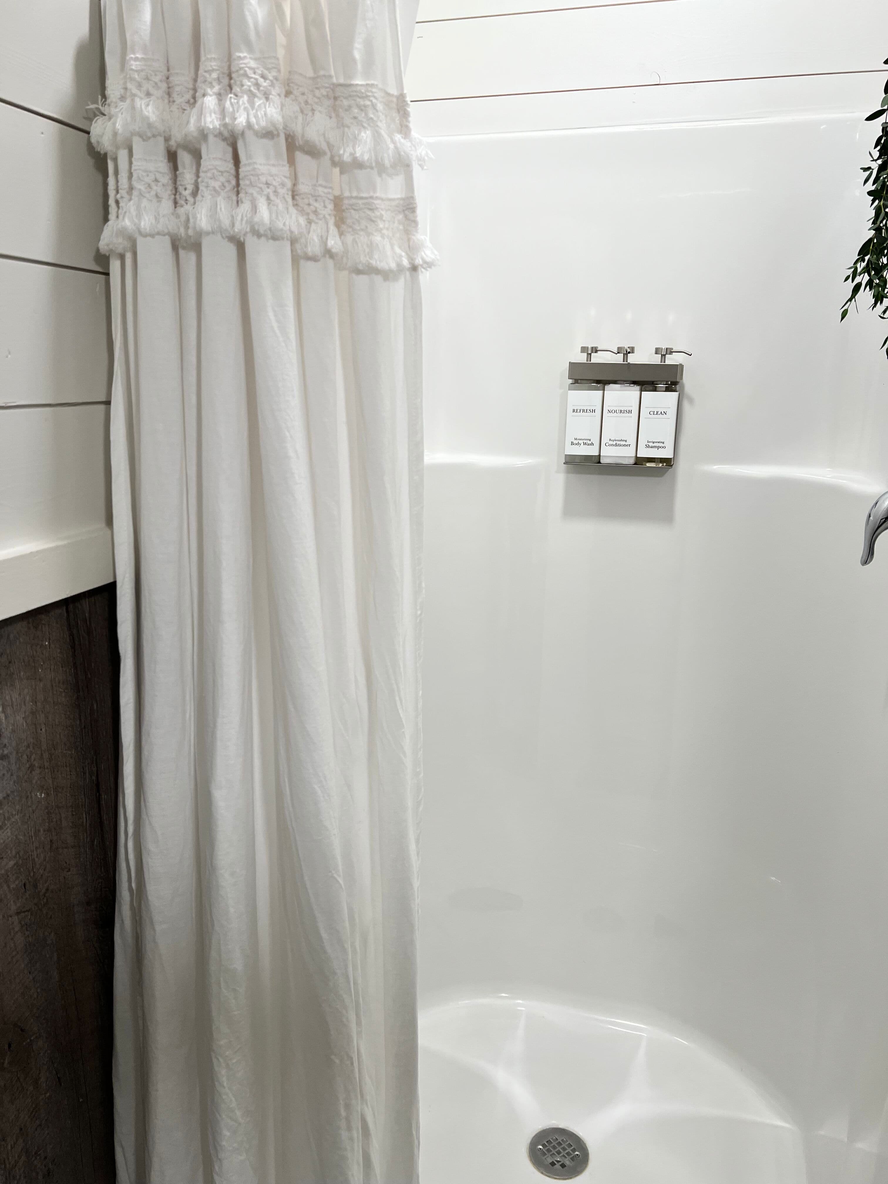 Amber Lea Acres - Shower