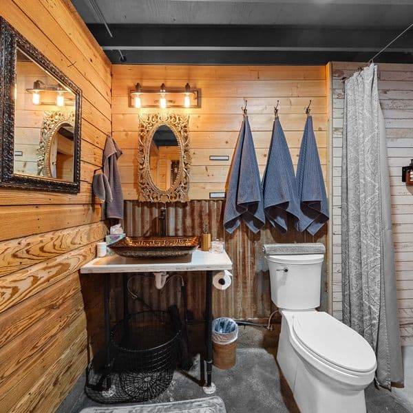 The Shed bathroom