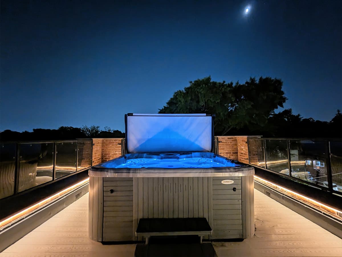 Gothic Heights - Night Hot Tub
