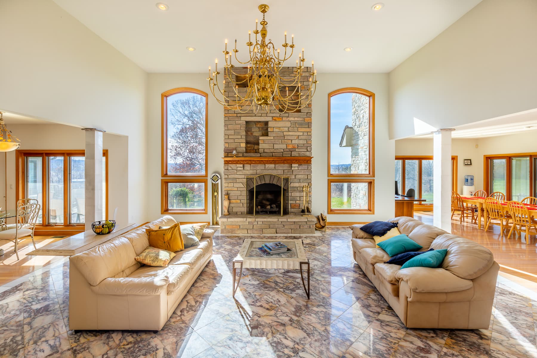 Jett Manor - Living Area